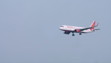 Air-India-Se-Prepara-Para-Aterrizar-En-El-Aeropuerto-De-Suvarnabhumi,-Tailandia