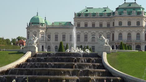 Birds-Cooling-Off-in-the-Fountain-in-Upper-Belvedere-Palace-Gardens
