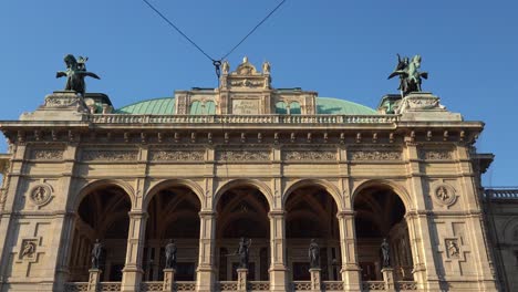 La-Ópera-Estatal-De-Viena-Fue-Inaugurada-Como-La-&quot;Ópera-De-La-Corte-De-Viena&quot;.