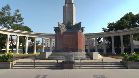 Soviet-War-Memorial-in-Vienna-more-formally-known-as-the-Heroes'-Monument-of-the-Red-Army