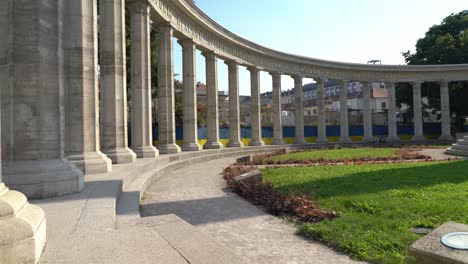 Soviet-War-Memorial-is-located-at-Vienna's-Schwarzenbergplatz