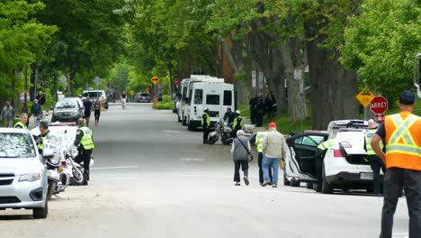 Policías-De-Servicio-Al-Aire-Libre-Durante-La-44ª-Cumbre-Del-G7-Celebrada-En-La-Malbaie,-Quebec,-Canadá