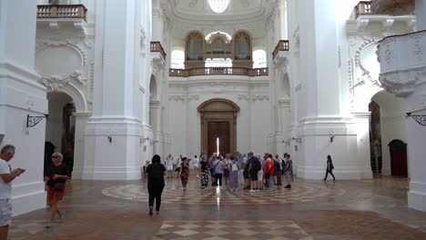 La-Kollegienkirche-Fue-Construida-En-Estilo-Barroco-Por-Johann-Bernhard-Fischer-Von-Erlach.