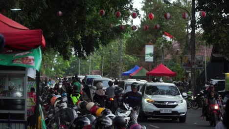 überfüllte-Straße-Von-Indonesien