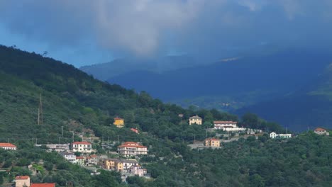 Paisaje-De-Montaña-Cerca-De-Varazze-En-Liguria,-Italia