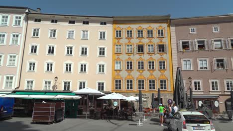 Der-Universitätsplatz-Liegt-In-Der-Nähe-Des-ältesten-Kerns-Der-Altstadt-Und-War-Einst-Standort-Des-Gartens-Der-Petersfrauen