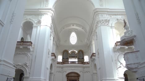 Die-Kollegienkirche-In-Salzburg,-Österreich,-Ist-Die-Kirche-Der-Universität-Salzburg