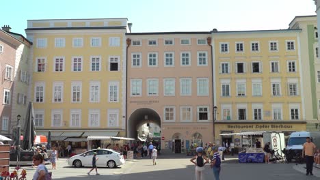 La-Plaza-De-La-Universidad-Tiene-Varios-Edificios-Destacables-Que-Enmarcan-La-Plaza-De-La-Universidad-Y-La-Zona-De-La-Wiener-Philharmoniker-Gasse.