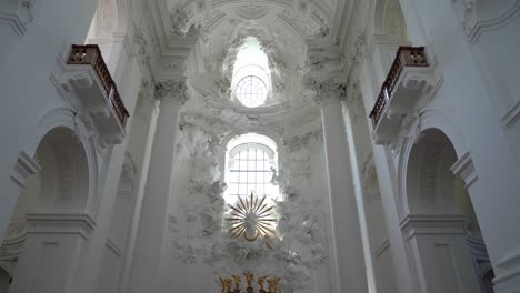 La-Kollegienkirche-Es-Ahora-La-Iglesia-Parroquial-De-Las-Personas-Relacionadas-Con-La-Universidad-Y-La-Sede-Del-Festival-De-Salzburgo.