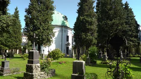 Ampliar-Las-Lápidas-En-El-Cementerio-De-La-Iglesia-Rectoral-De-San