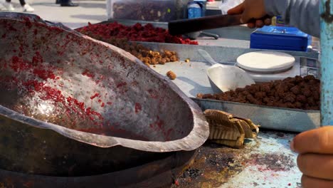 street-seller-in-the-medina-market-in-hammamet-tunisia