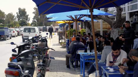 Eine-Café-Terrasse-In-Der-Medina-In-Hammamet,-Tunesien