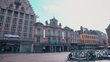 Der-Zentrale-Platz-Der-Altstadt-Von-Lille-Im-Norden-Frankreichs
