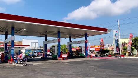 Indonesian-gas-station-pump