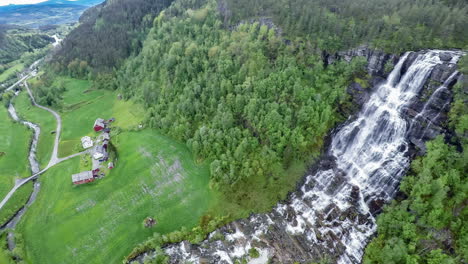 Aerial-footage-from-Tvindefossen-waterfall,-Norway