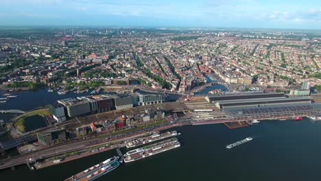 Luftaufnahme-Der-Stadt-über-Amsterdam