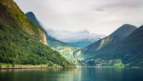 Zeitraffer-Geiranger-Fjord-Norwegen