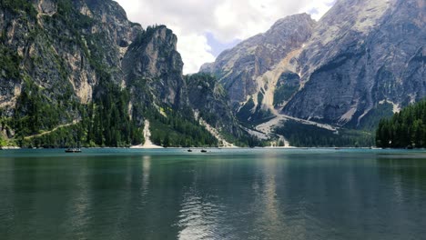 Lake-Lago-di-Braies-in-Dolomites,-Italy-Alps