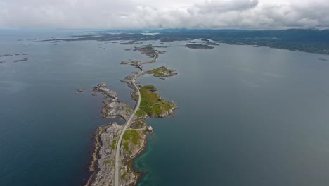 Atlantikstraße-In-Norwegen