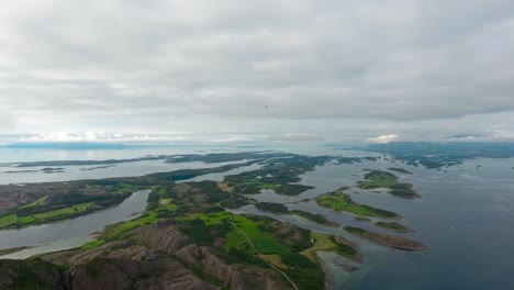 Bronnoysund,-Hermosa-Naturaleza-Noruega