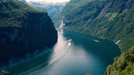 Fiordo-De-Geiranger,-Noruega.-Hermosa-Naturaleza-Paisaje-Natural-De-Noruega.