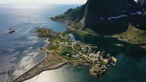 Reine-Lofoten-Es-Un-Archipiélago-En-El-Condado-De-Nordland,-Noruega.