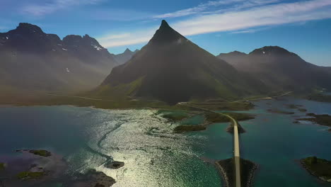 Fredvang-Puentes-Panorama-Islas-Lofoten
