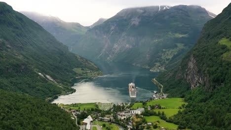 Geiranger-fjord,-Norway.-Beautiful-Nature-Norway-natural-landscape.