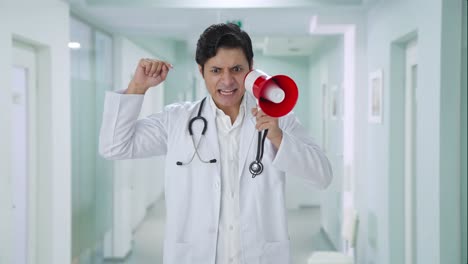 Indian-doctor-protesting-for-rights