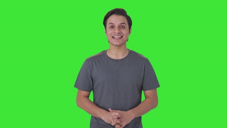 Hombre-Indio-Feliz-Hablando-Con-La-Cámara-Pantalla-Verde