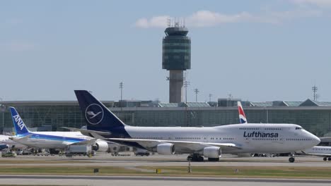 La-Reina-De-Los-Cielos-Avión-Boeing-747-En-El-Aeropuerto-De-Vancouver.