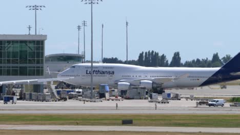 Lufthansa-Boeing-B747-Taxiing-Onto-the-Ramp-of-Vancouver-Airport