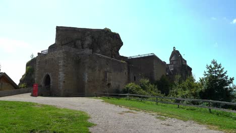 El-Castillo-De-Aggstein-Es-Un-Castillo-En-Ruinas-En-La-Margen-Derecha-Del-Danubio-En-Wachau,-Austria.