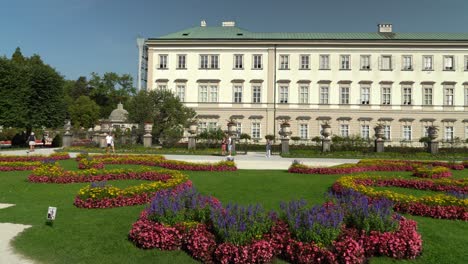 Panoramablick-Auf-Die-Wunderschönen-Gärten-Von-Schloss-Mirabell