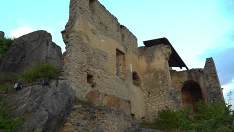 Muro-De-Piedra-De-Las-Ruinas-Del-Castillo-De-Durnstein-En-Durnstein.