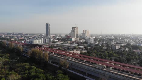 Luftaufnahme-Der-Stadt-Bangkok-Und-Der-Wolkenkratzer