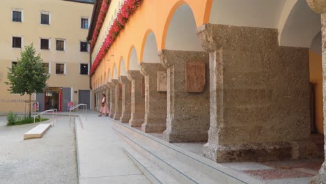 Columnas-Cerca-De-St.-Bürgerspital-De-La-Iglesia-De-Blaise