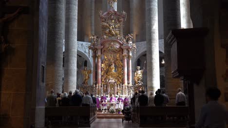 Die-Franziskanerkirche-War-Der-Jungfrau-Maria-Geweiht-Und-Diente-Bis-1635-Als-Pfarrkirche