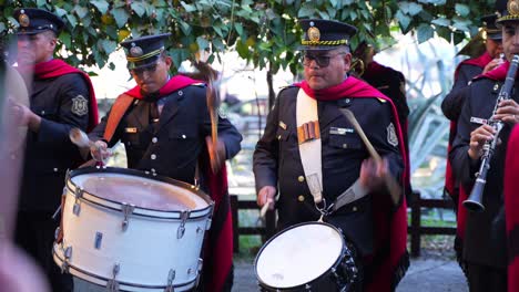 La-Banda-De-Música-&quot;santa-Cecilia&quot;-De-La-Policía-De-Salta,-Argentina,-Tocando-Sus-Instrumentos.