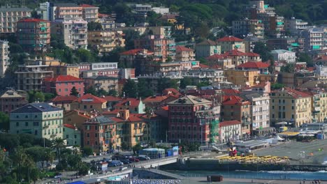 Colorida-Y-Encantadora-Ciudad-De-Varazze-En-La-Región-De-Liguria-De-Italia
