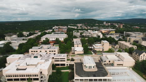 Universität-Von-Arkansas-Und-Umliegende-Gebäude-In-Fayetteville,-Arkansas,-USA