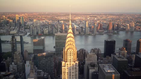 Vista-Aérea-Del-Horizonte-De-Nueva-York,-El-Empire-State-Building,-Durante-La-Puesta-De-Sol-En-Verano.