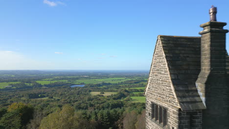 Englische-Landschaft-Im-Herbst-Mit-Einsamem-Steinturmgebäude-Auf-Einem-Hügel,-In-Der-Nähe-Von-Pastrivington,-Lancashire,-England,-Vereinigtes-Königreich