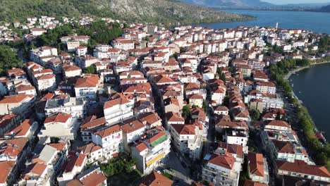 Kastoria-See-Orestiada-In-4K-Pracht-–-Drohnenaufnahmen-Aus-Der-Luft-–-Griechenland,-Mazedonien