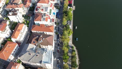 Kastoria-Lago-Orestiada-En-4k,-Macedonia,-Grecia-–-Vuelo-Con-Drones