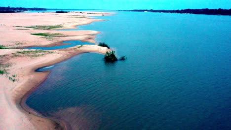 Sand-banks-and-blue-water-at-river-beach