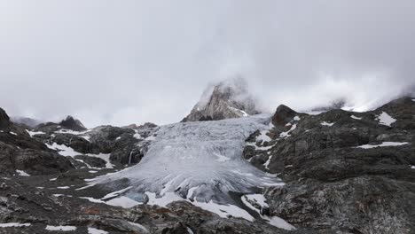 Impresionante-Glaciar-De-Fellaria-De-Valmalenco-En-El-Norte-De-Italia-En-Temporada-De-Verano.