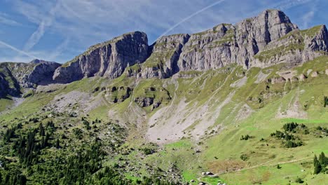 Maravilla-De-Los-Alpes-Rocosos-De-Braunwald-Glarnerland-Suiza