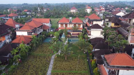 Gartengestaltung-Ländlicher-Villen-Im-Balinesischen-Stil-Und-Außenarchitektur-Von-Bauernhäusern,-Bali