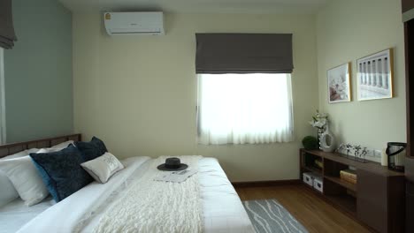 Moderne-Und-Einfache-Inneneinrichtung-Des-Hauptschlafzimmers,-Tageslicht